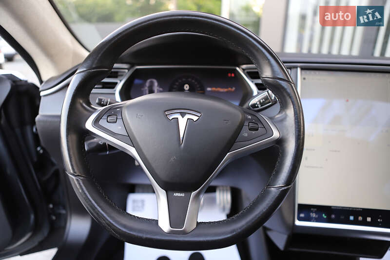 Лифтбек Tesla Model S 2014 в Дрогобыче