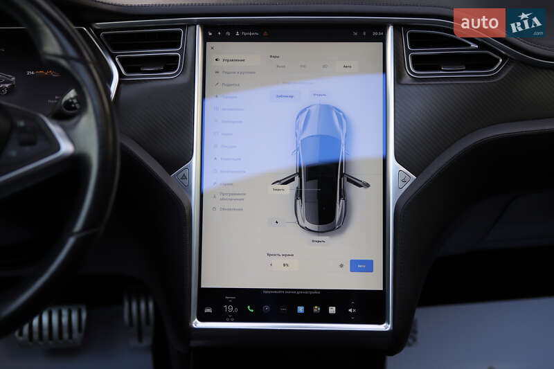 Лифтбек Tesla Model S 2014 в Дрогобыче
