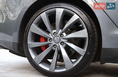Лифтбек Tesla Model S 2014 в 