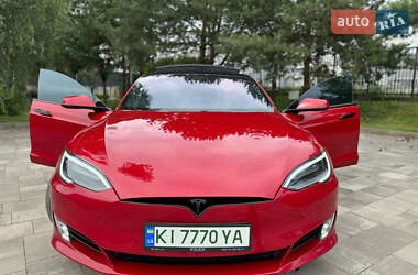 Лифтбек Tesla Model S 2018 в Киеве