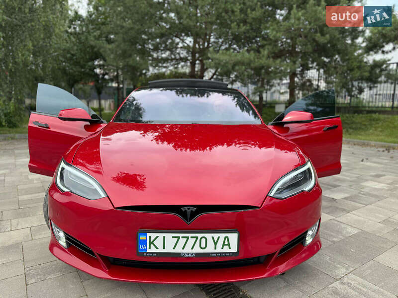 Tesla Model S 2018