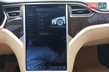 Лифтбек Tesla Model S 2013 в 