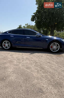 Ліфтбек Tesla Model S 2015 в 