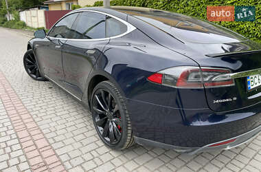 Лифтбек Tesla Model S 2015 в 