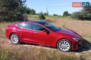 Лифтбек Tesla Model S 2016 в 