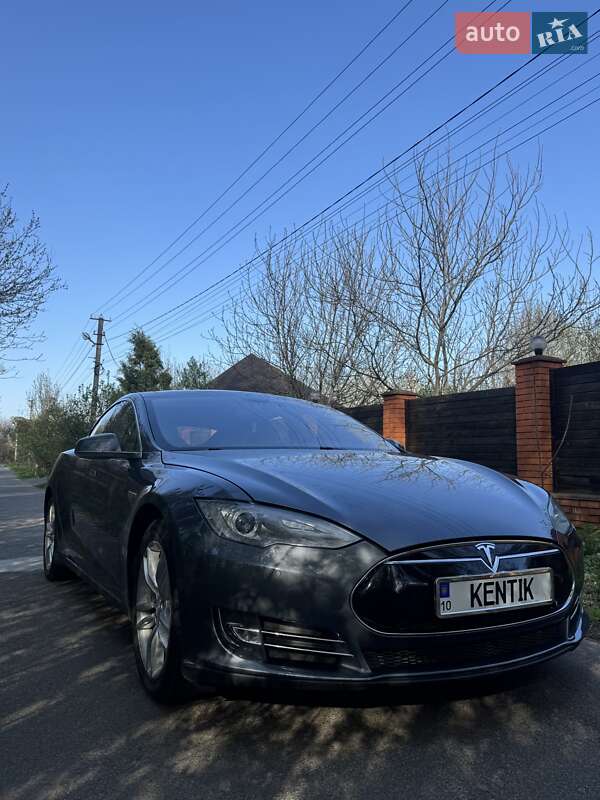 Tesla Model S 2014