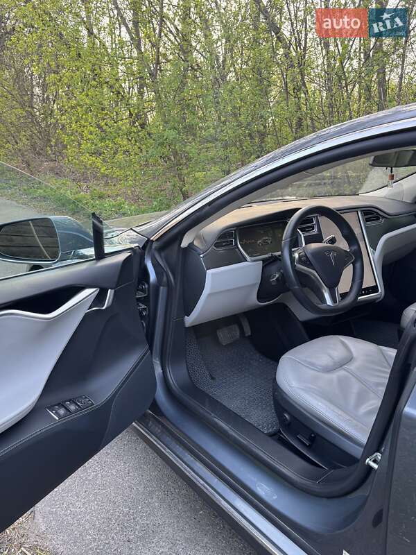 Лифтбек Tesla Model S 2014 в Обухове