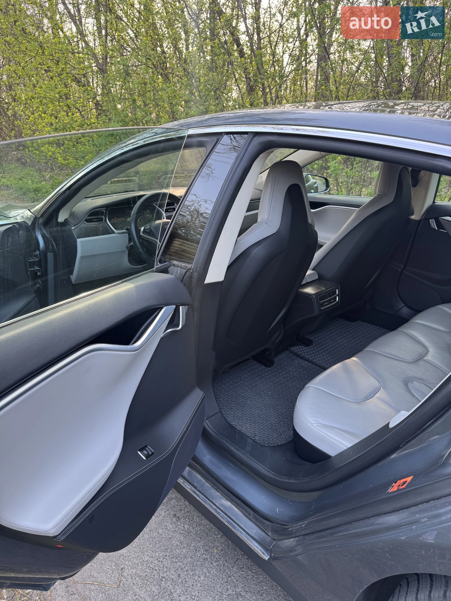 2014 Tesla Model S - мініатюра 11