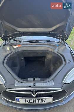 Ліфтбек Tesla Model S 2014 в 