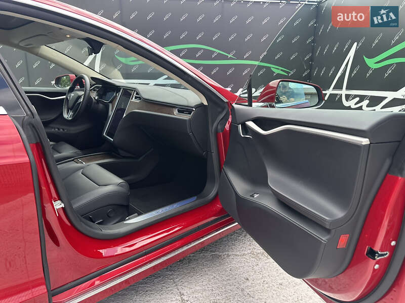 Ліфтбек Tesla Model S 2018 в Києві