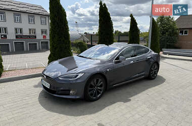 Ліфтбек Tesla Model S 2020 в 