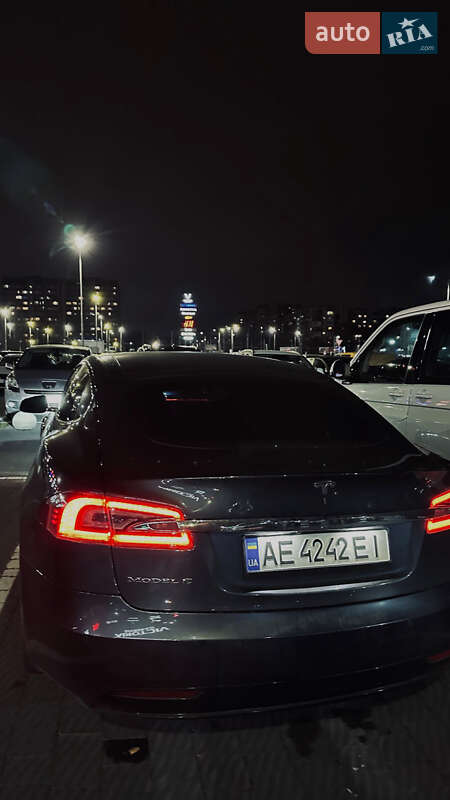 Лифтбек Tesla Model S 2016 в Львове фото 38 Лифтбек Tesla Model S 2016 в Львове