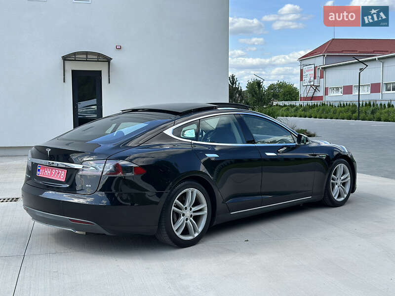 Лифтбек Tesla Model S 2013 в Луцке