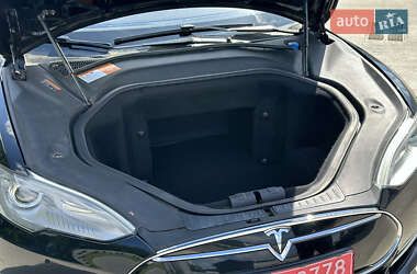 Лифтбек Tesla Model S 2013 в 