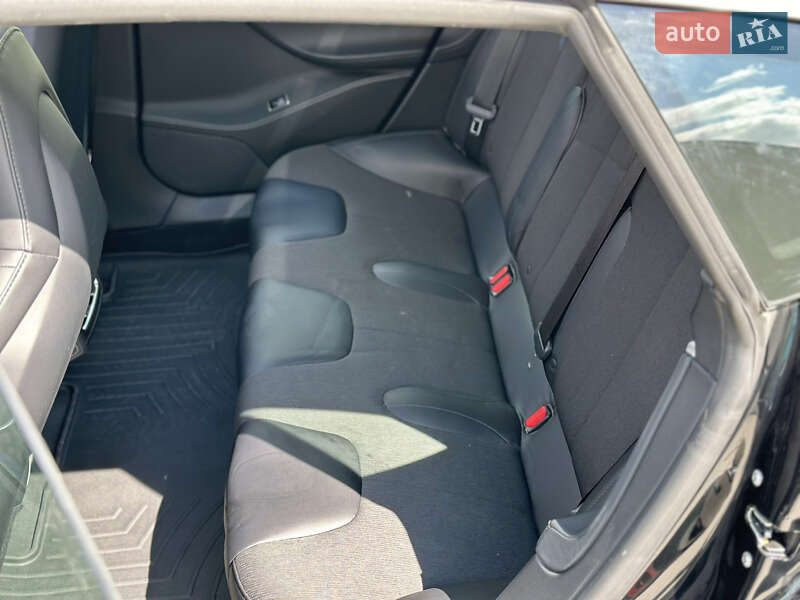 Лифтбек Tesla Model S 2013 в Луцке