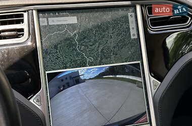Лифтбек Tesla Model S 2013 в 