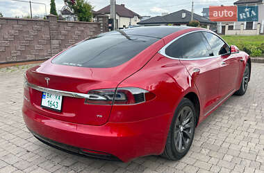 Лифтбек Tesla Model S 2017 в 