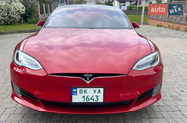 Лифтбек Tesla Model S 2017 в 