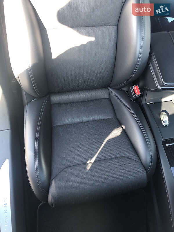 Лифтбек Tesla Model S 2018 в Киеве