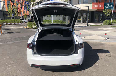 Лифтбек Tesla Model S 2018 в 