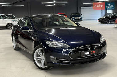 Лифтбек Tesla Model S 2014 в 