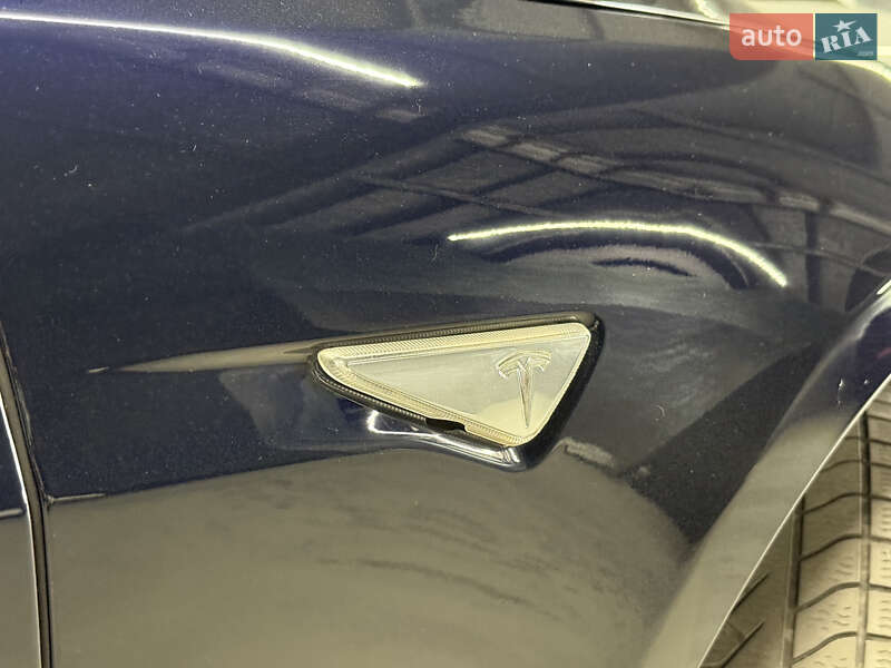 Ліфтбек Tesla Model S 2014 в Володимирі