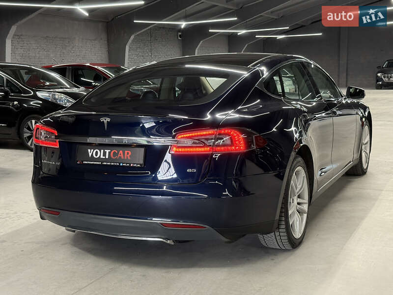 Ліфтбек Tesla Model S 2014 в Володимирі