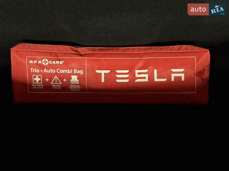 Ліфтбек Tesla Model S 2014 в Володимирі