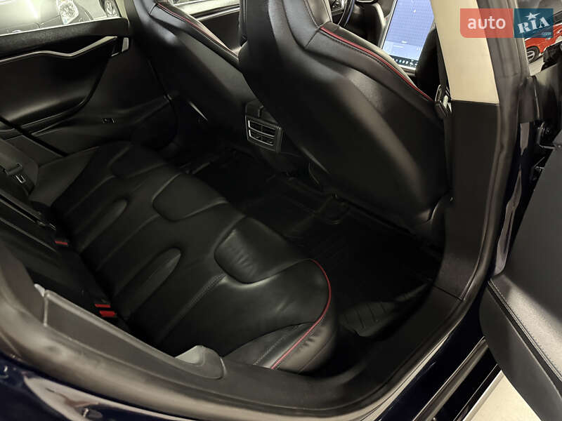 Ліфтбек Tesla Model S 2014 в Володимирі