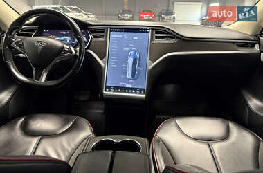 Лифтбек Tesla Model S 2014 в 