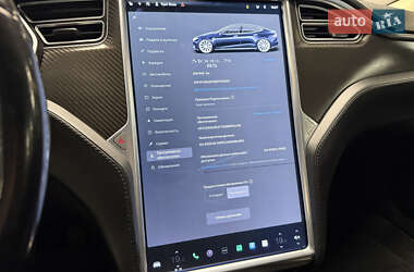 Лифтбек Tesla Model S 2014 в 