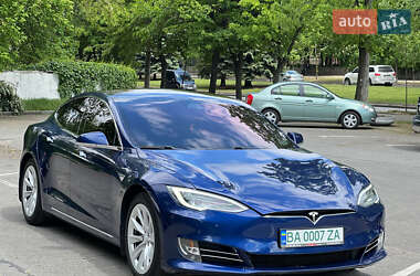 Ліфтбек Tesla Model S 2017 в Дніпрі