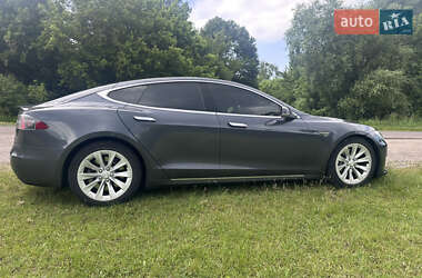 Лифтбек Tesla Model S 2016 в 