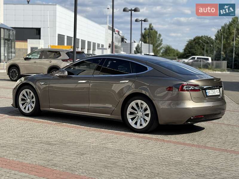 Лифтбек Tesla Model S 2016 в Днепре