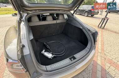 Лифтбек Tesla Model S 2016 в 