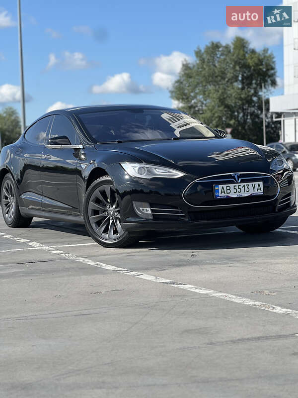 Лифтбек Tesla Model S 2013 в 