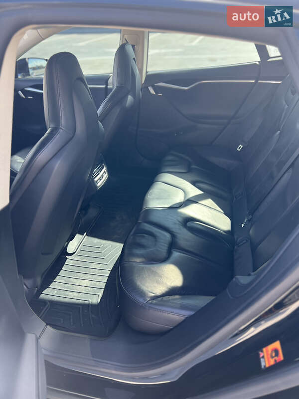 Лифтбек Tesla Model S 2013 в Киеве