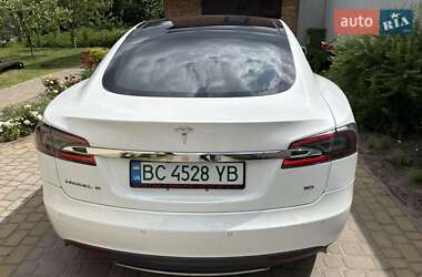 Ліфтбек Tesla Model S 2014 в 