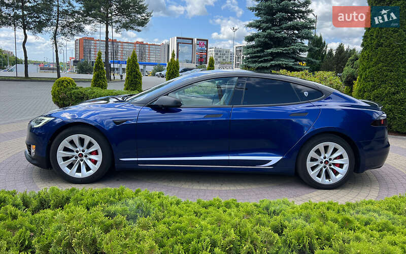 Ліфтбек Tesla Model S 2019 в Львові