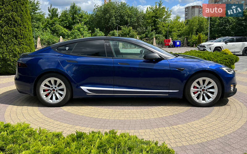 Ліфтбек Tesla Model S 2019 в Львові
