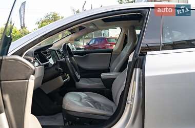 Лифтбек Tesla Model S 2012 в 