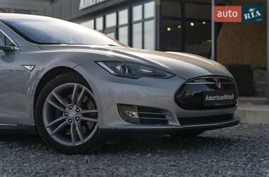 Лифтбек Tesla Model S 2012 в 