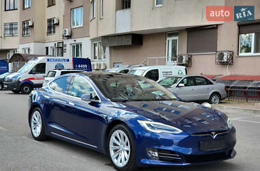 Лифтбек Tesla Model S 2018 в Киеве