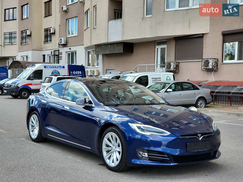 Tesla Model S 2018