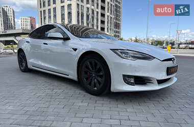 Лифтбек Tesla Model S 2019 в 