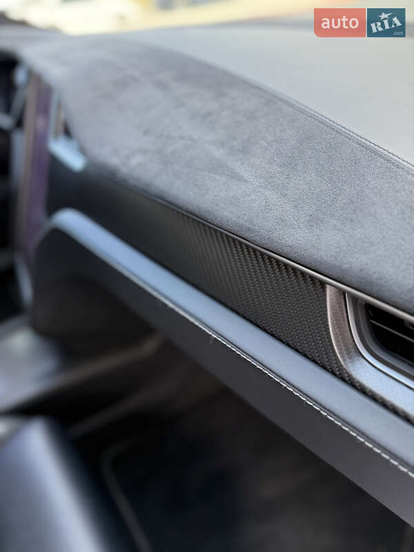 Лифтбек Tesla Model S 2019 в Киеве