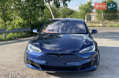 Лифтбек Tesla Model S 2016 в 