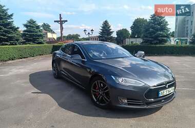 Ліфтбек Tesla Model S 2015 в Кам'янському