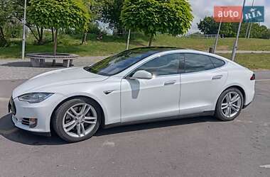Ліфтбек Tesla Model S 2015 в Вінниці