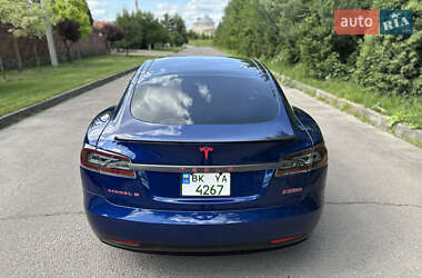 Ліфтбек Tesla Model S 2016 в 